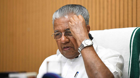 പി​ണ​റാ​യി വി​ജ​യ​ൻ അ​ട​ക്കം 14 മ​ന്ത്രി​മാ​ർ ആ​ദ്യ മ​ണി​ക്കൂ​റി​ൽ പി​ന്നി​ൽ 