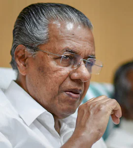 ധർമ്മടം മണ്ഡലത്തിൽ മുഖ്യമന്ത്രി പിണറായി വിജയൻ നാലാം റൗണ്ടിലും പിന്നിൽ