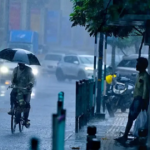 ചക്രവാതച്ചുഴി കേരളത്തിന് ഭീഷണി: ശക്തമായ മഴയ്ക്കും കടലാക്രമണത്തിനും സാധ്യതയെന്ന് മുന്നറിയിപ്പ് 