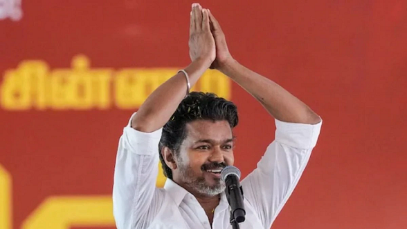 വിജയ് എന്ന ‘ജെൻ സി’ തരംഗം: തമിഴ് രാഷ്ട്രീയത്തെ മാറ്റിമറിച്ച ‘ടിവികെ’ വിപ്ലവം!