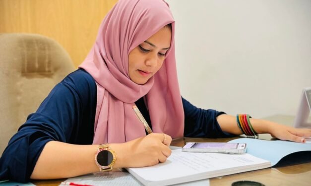 സ്വകാര്യനിമിഷങ്ങളടക്കം പകർത്തി ദുരുപയോഗം ചെയ്യുന്ന വ്ളോഗർമാർക്കെതിരെ നിയമനടപടി സ്വീകരിക്കുമെന്ന മുന്നറിയിപ്പുമായി പേരാമ്പ്ര എംഎൽഎ ഫാത്തിമ തെഹ്‌ലിയ