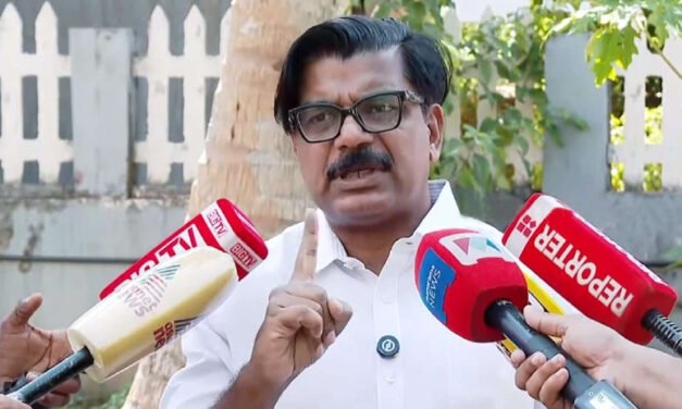 എന്തിനാണ് വീണ എകെജി സെന്‍ററിന്‍റെ വിലാസം നല്‍കിയത്? ‘പിണറായിയും പ്രതിപ്പട്ടികയിലേക്ക് വരും: മാത്യു കുഴല്‍നാടന്‍