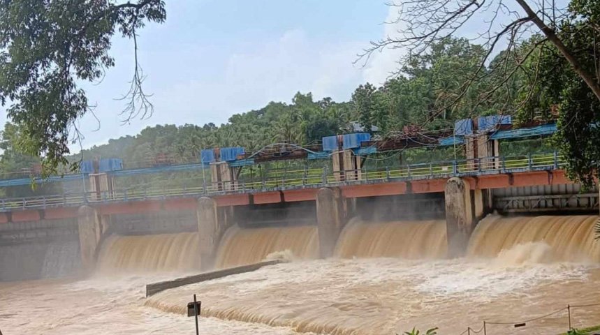 ജലനിരപ്പുയരുന്നു, അരുവിക്കര ഡാമിന്‍റെ ഷട്ടറുകൾ തുറന്നു; നദീതീരത്ത് താമസിക്കുന്നവർക്ക് ജാഗ്രതാ നിർദേശം