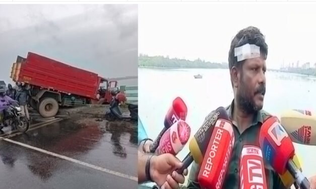 ക്രെയ്ന്‍ എത്തി തൂക്കി, മിഷന്‍ ട്രിപ്പര്‍ സക്‌സസ്; തേവര പാലത്തില്‍ അപകടത്തില്‍പ്പെട്ട ലോറി റോഡിലേക്ക് കയറ്റി