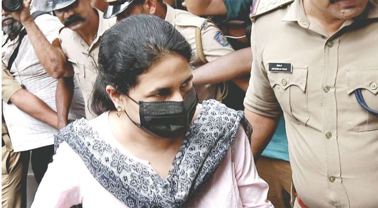 മാ​സ​പ്പ​ടി കേ​സ്; ടി.​ വീ​ണ​യു​ടെ ബാങ്കിലെ ലോക്കർ പരിശോധന പൂർത്തിയായി