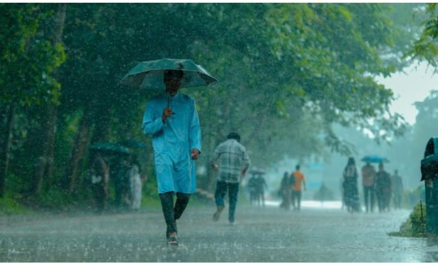  സംസ്ഥാനത്ത് അതിശക്തമായ മഴ തുടരുന്നു; മൂന്ന് ജില്ലകളിൽ ഓറഞ്ച് അലർട്ട്, മലയോര മേഖലകളിൽ ജാഗ്രത