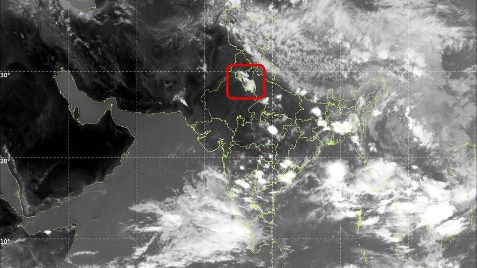 മഴയ്ക്ക് സാധ്യത: ഡൽഹി-എൻസിആർ, ഹരിയാന എന്നിവിടങ്ങളിൽ ആലിപ്പഴ വർഷവും ഇടിമിന്നലും ഉണ്ടാകുമെന്ന് മുന്നറിയിപ്പ്