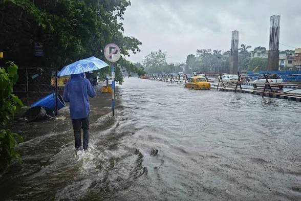 മഴ ശക്തമാകുമെന്ന് കാലാവസ്ഥ നിരീക്ഷണ കേന്ദ്രം; ഏഴ് ജില്ലകളില്‍ ഓറഞ്ച് അലേര്‍ട്ട്