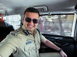 പൊലീസ് തലപ്പത്ത് അഴിച്ചുപണി; പി വിജയന്‍ ക്രമസമാധാന ചുമതലയുള്ള എഡിജിപി