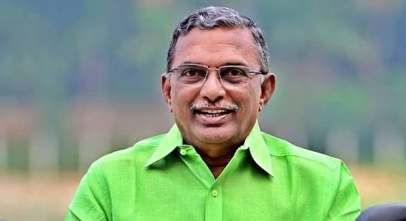 ശബരിമലയില്‍ യുവതികളെ പ്രവേശിപ്പിക്കാന്‍ തന്നേയും എഡിജിപി ശ്രീജിത്തിനേയും ബോധപൂര്‍വം മാറ്റി നിര്‍ത്തി; വെളിപ്പെടുത്തലുമായി എ പത്മകുമാര്‍