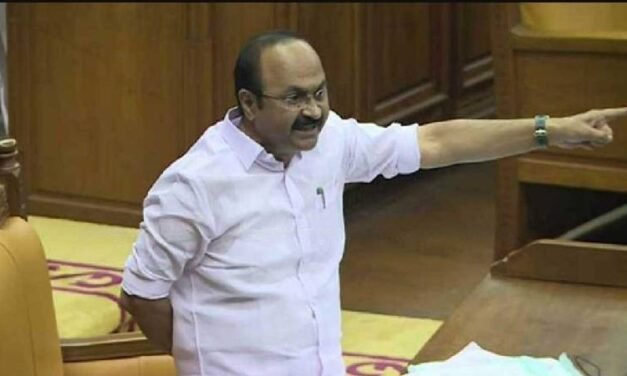 ‘സംസ്ഥാനത്ത് സാമ്പത്തിക സ്ഥിതി ആശങ്കാജനകം, വൻ കടബാധ്യത; ധവളപത്രം ഉമ്മാക്കിയല്ല,10 വർഷത്തെ ധന ധുർവിനിയോഗത്തിൻ്റെ കണ്ണാടി’; മുഖ്യമന്ത്രി