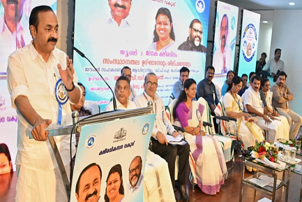 പാൽ ഉൽപ്പാദനം ഒരു കോടി ലിറ്ററാക്കും; ലക്ഷ്യം സ്വയം പര്യാപ്തതയെന്ന് മുഖ്യമന്ത്രി വി ഡി സതീശൻ