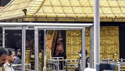 ശബരിമല സ്വർണക്കൊള്ള കേസ്: പ്രഭാമണ്ഡലവും കട്ടിളപ്പാളിയും പരിശോധനയ്ക്ക് ശേഷം തിരികെപ്പിടിപ്പിച്ചു