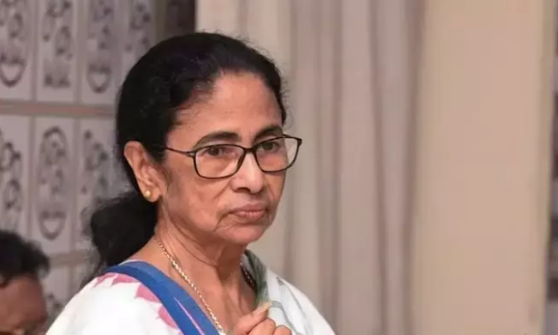 തോൽവിക്കും ആഭ്യന്തര ഭിന്നതകൾക്കും പിന്നാലെ പശ്ചിമ ബംഗാളിലെ മുഴുവൻ കമ്മിറ്റികളും പിരിച്ചു വിട്ട് തൃണമൂൽ