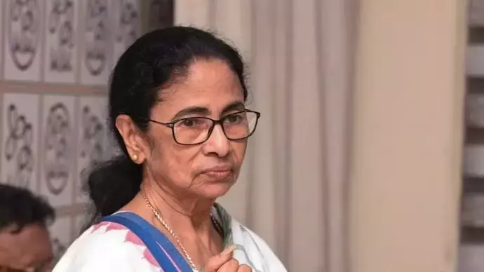 തോൽവിക്കും ആഭ്യന്തര ഭിന്നതകൾക്കും പിന്നാലെ പശ്ചിമ ബംഗാളിലെ മുഴുവൻ കമ്മിറ്റികളും പിരിച്ചു വിട്ട് തൃണമൂൽ